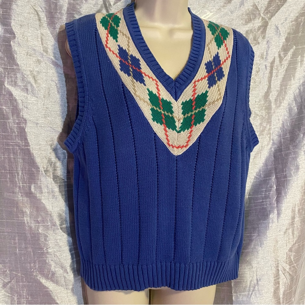 Women’s Izod cotton vest SZ M, GUC, v-neck heavy knit. Bust 19” length 22” cute!